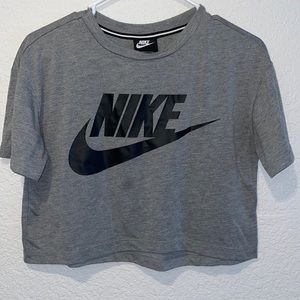 Nike crop top ✔️